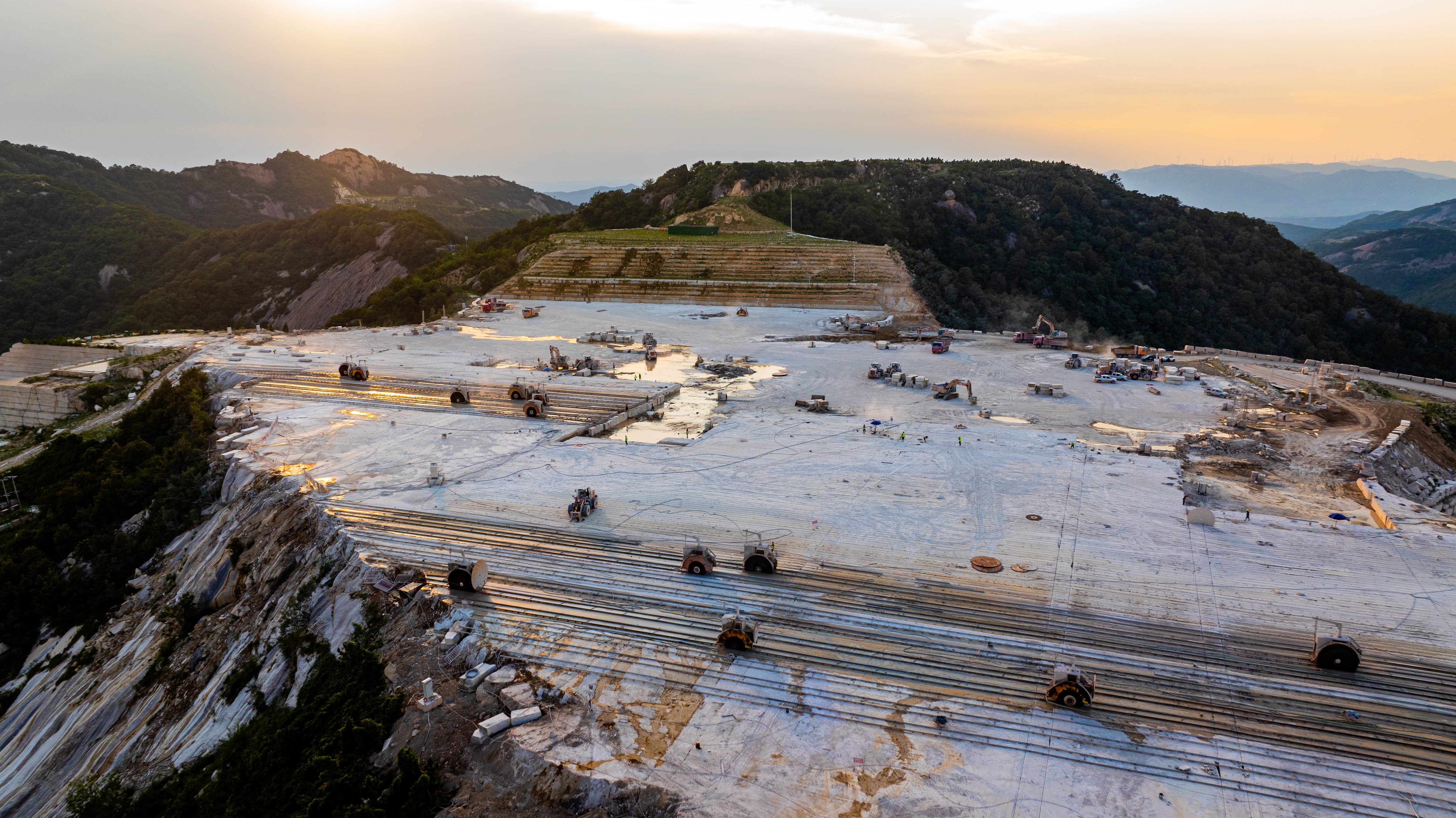 ����ɽ�ͽ���XE380GK�������ذ���󿪲�